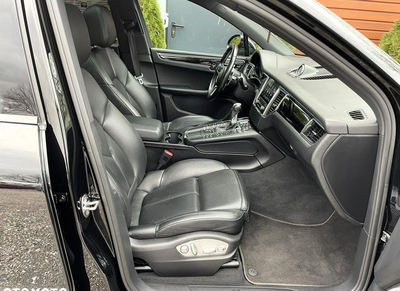 Porsche Macan cena 119900 przebieg: 76626, rok produkcji 2016 z Ciechanowiec małe 781